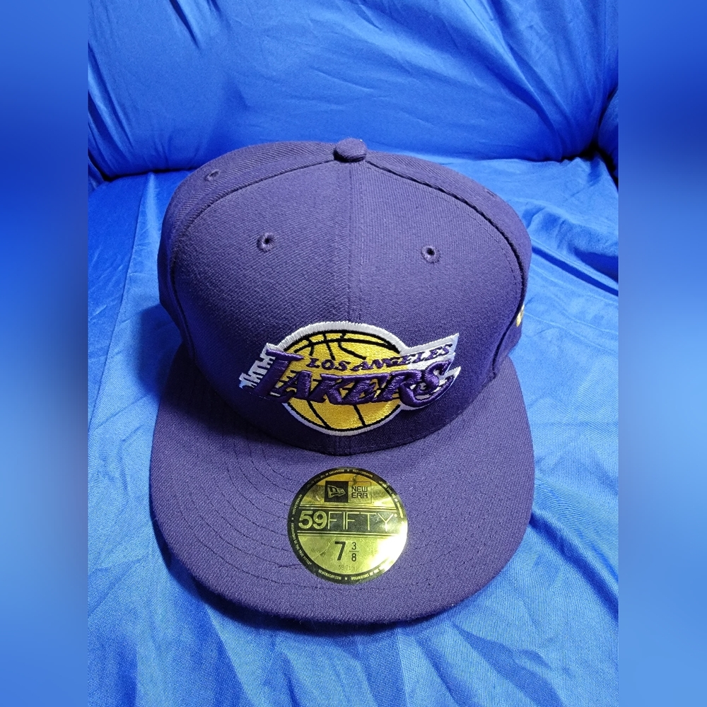 New Era Los Angeles Lakers NBA sz. 7 3/8 Fitted Hat 59Fifty Purple Gold